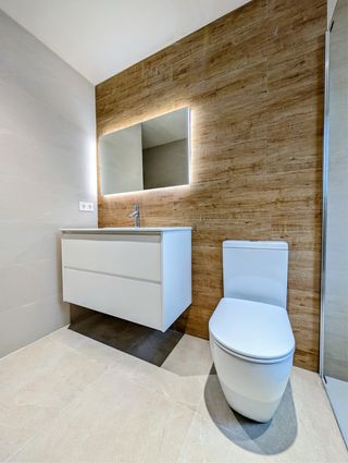 Espejo con retroiluminación LED integrada