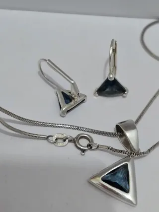 Conjunto Plata Triángulo Azul