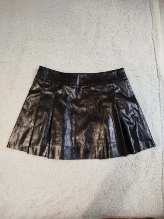 Minifalda college Mango efecto piel negra nueva