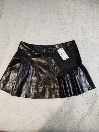 Minifalda college Mango efecto piel negra nueva