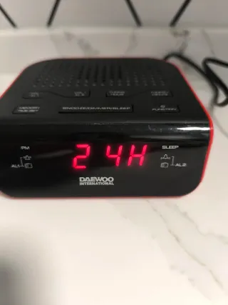 Radio Despertador Daewoo Negro/Rojo