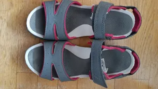 Sandalias Quechua grises y rosas