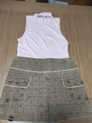 Conjunto Falda Desigual y Body Bershka Talla Única