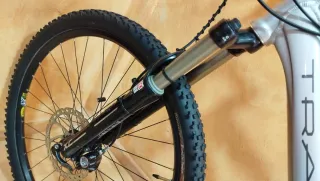 Bicicleta de enduro Giant Trance 3 XC Pro doble