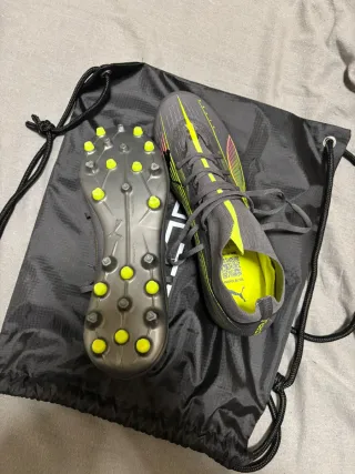 Botas de fútbol Puma Talla 42.5