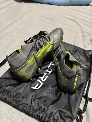 Botas de fútbol Puma Talla 42.5