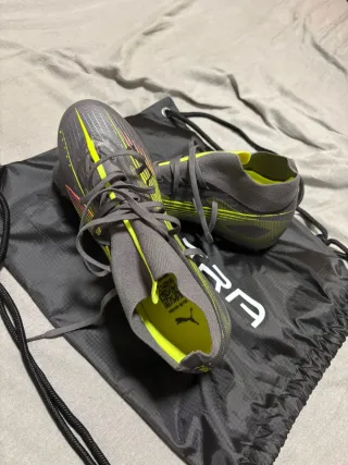Botas de fútbol Puma Talla 42.5