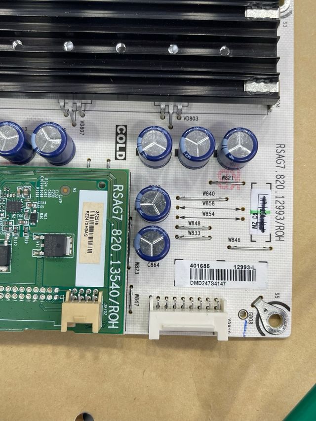 Placa Main Hisense TV 65U7KQ , pack con luces led