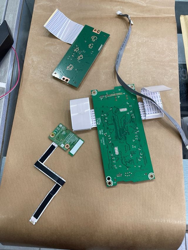 Placa Main Hisense TV 65U7KQ , pack con luces led