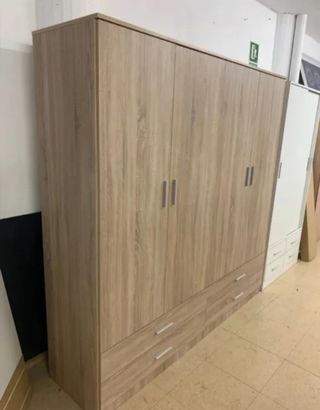 Liquidación:canapés y colchones armarios y sofas