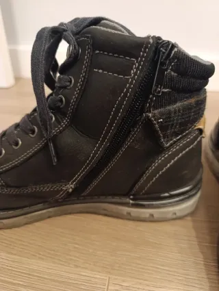 Botas Deichmann Negras y Grises