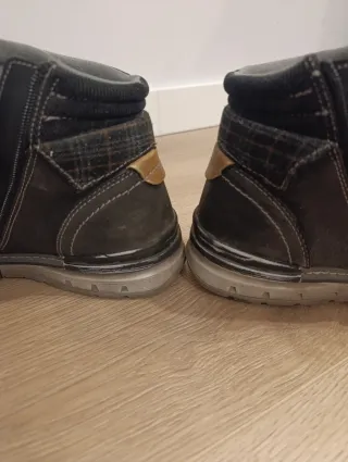 Botas Deichmann Negras y Grises