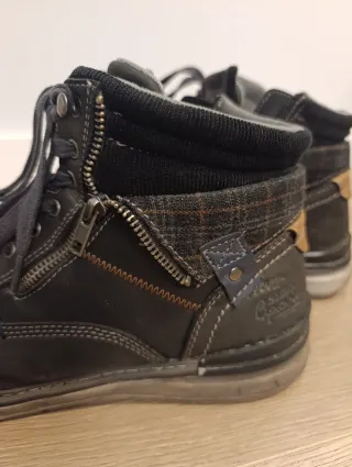 Botas Deichmann Negras y Grises