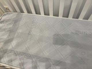 Cuna y colchón Micuna