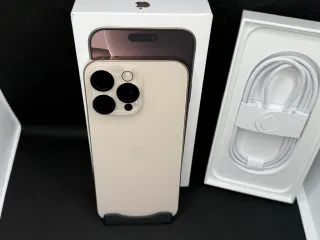 iPhone 16 Pro Max Beige/Dorado