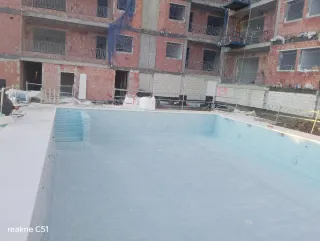 Piscina de obra nueva