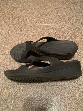 Sandalia Crocs Negro Mujer