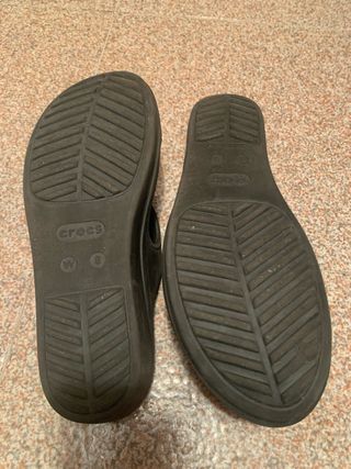 Sandalia Crocs Negro Mujer