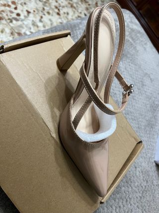 Zapato tacón beige