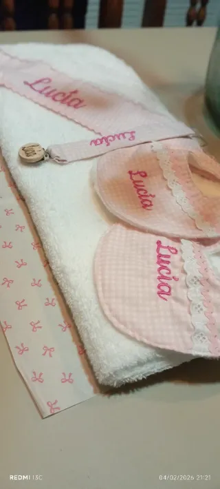 Lote Ropa Bebé: Baberos y Portachupetes