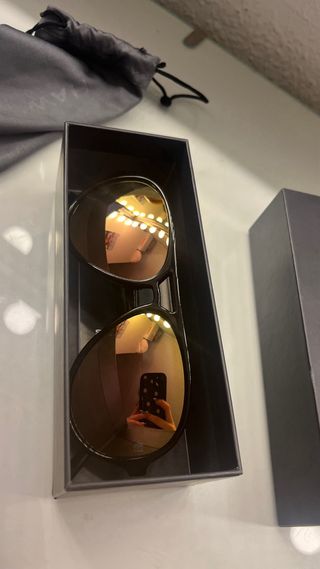 Gafas de sol Hawkers negras y doradas