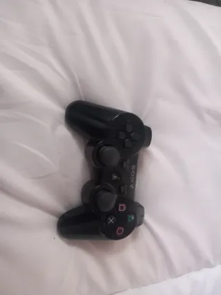 Consola PS3 con mando y 4 juegos 500gb