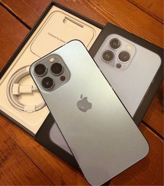 iPhone 13 Pro Azul con Caja y Accesorios