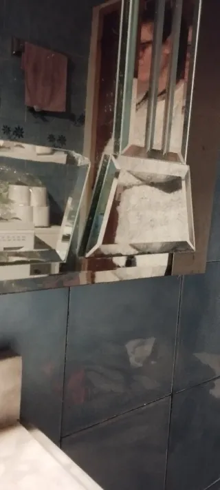 Espejo de baño plateado LEER ANUNCIO Y VER FOTOS.