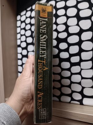 " A Thousand Acres", by Jane Smiley (English)