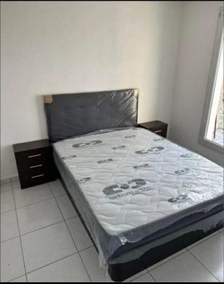 Liquidación:canapés y colchones armarios y sofas