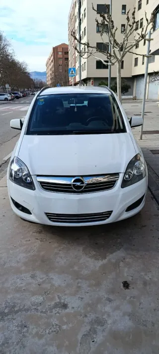 Opel Zafira 2012. Solo venta en persona
