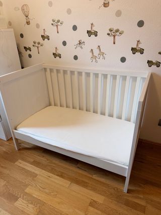 Cuna IKEA con colchón