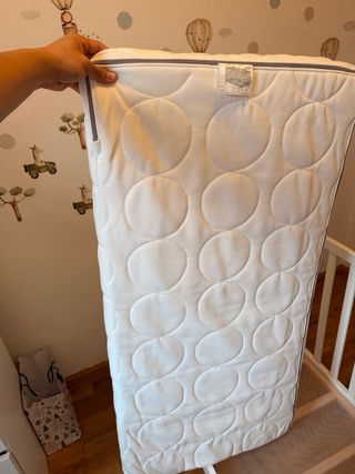 Cuna IKEA con colchón
