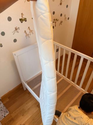 Cuna IKEA con colchón
