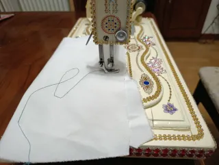 Máquina de coser Singer 12K decorada