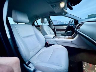 Jaguar XF 2013 motor 3.0D V6 con 241cv