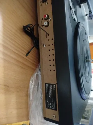 Toca discos MT-211