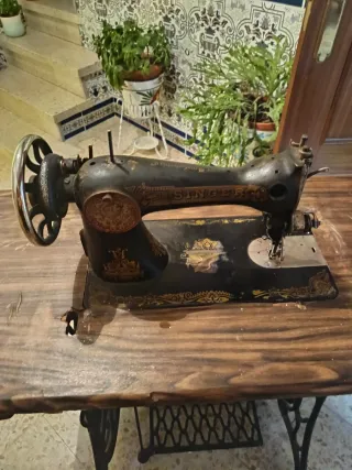 Máquina de coser Singer antigua
