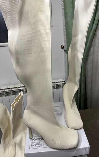 Botas de tacón beige altas