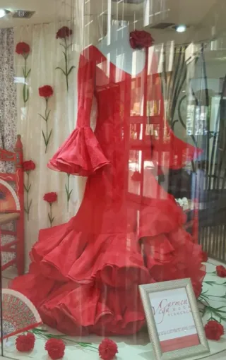 Traje de Flamenca Espectacular de Pasarela Rojo