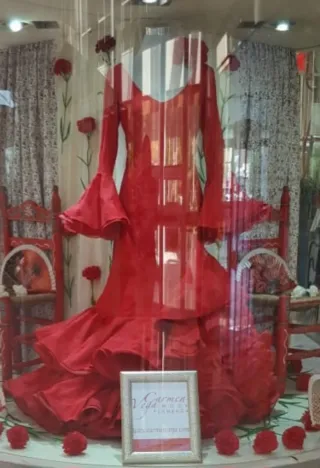 Traje de Flamenca Espectacular de Pasarela Rojo