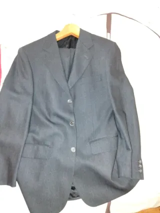 Traje Emidio Tucci gris sin estrenar. Talla 48. L