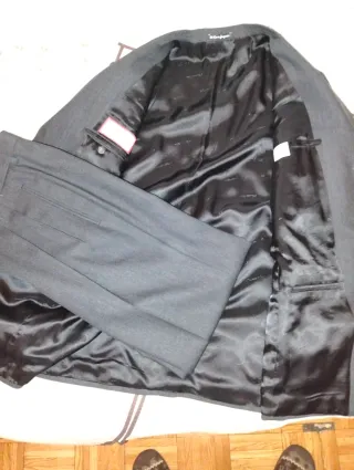 Traje Emidio Tucci gris sin estrenar. Talla 48. L