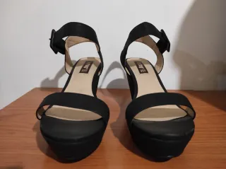 Sandalias Mustang Plataforma Negra Talla 41