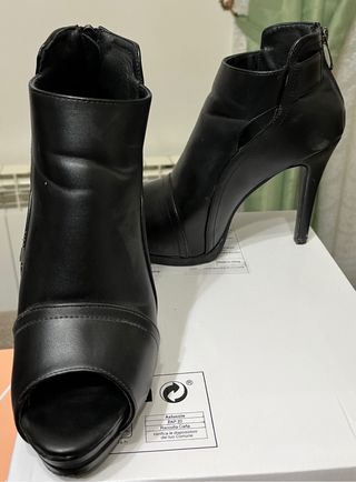 Botines Tacón Peep Toe Negro