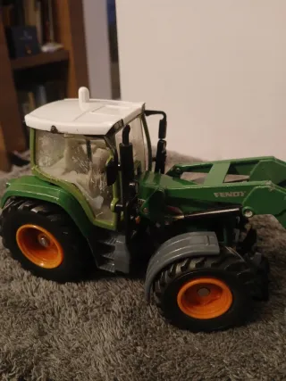Fendt 714 1:32