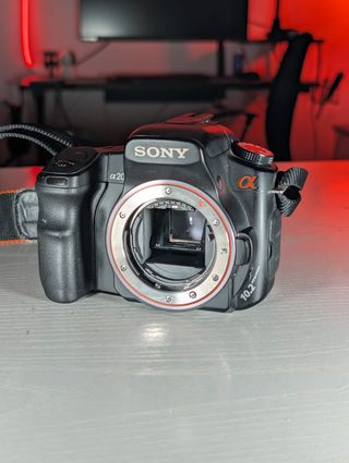 Cámara Reflex Sony Alpha a200 (Solo Cuerpo)