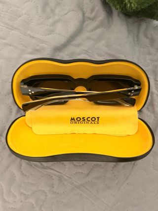 Gafas de sol MOSCOT negras y marrones