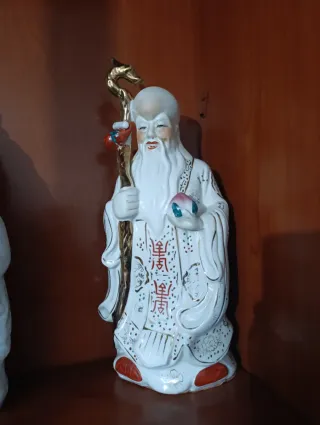 Varias Figura de porcelana precio a comvenir