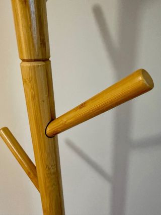 Perchero de madera diseño con almacenaje blanco